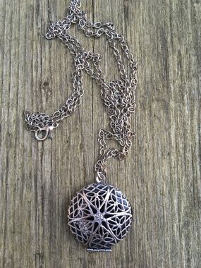 Aromatherapy Diffuser Antique Silver Filigree Locket Necklace for Essential Oils